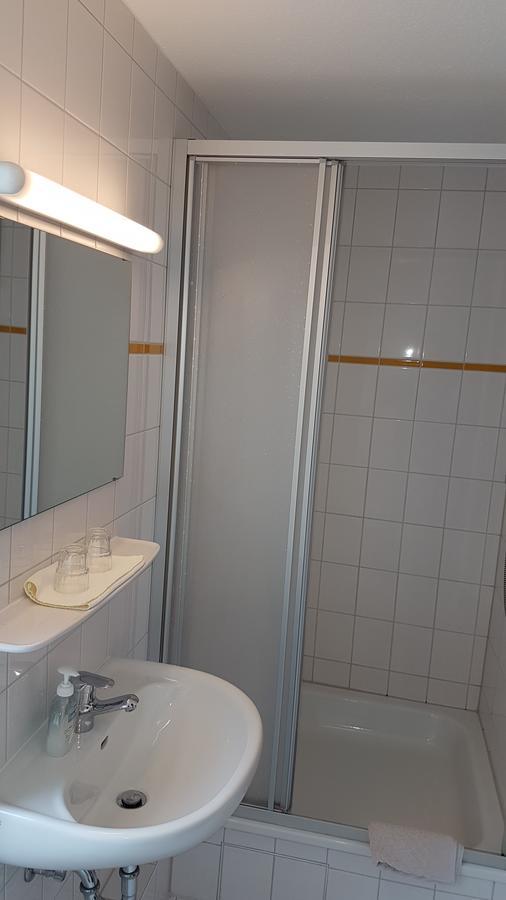 Hotel Gasthaus Roessle Freiburg im Breisgau Buitenkant foto